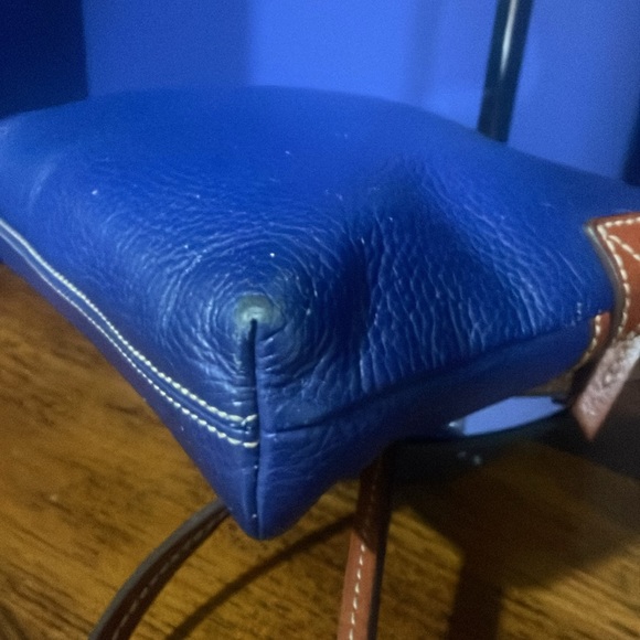 Dooney & Bourke Crossbody Bag - Picture 6 of 10